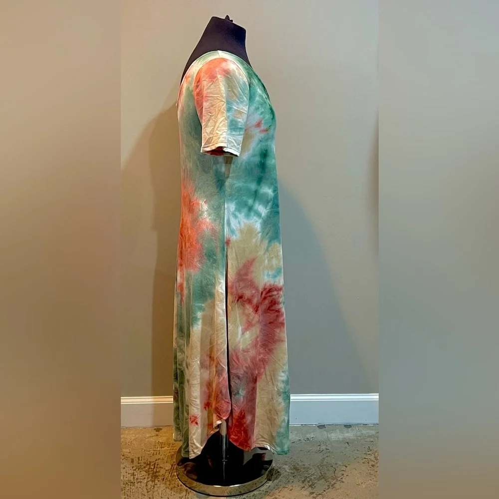 Emerald Brand: Tie Dye Green/Red/Cream Comfortable Maxi Dress Short Sleve - Picture 2 of 4